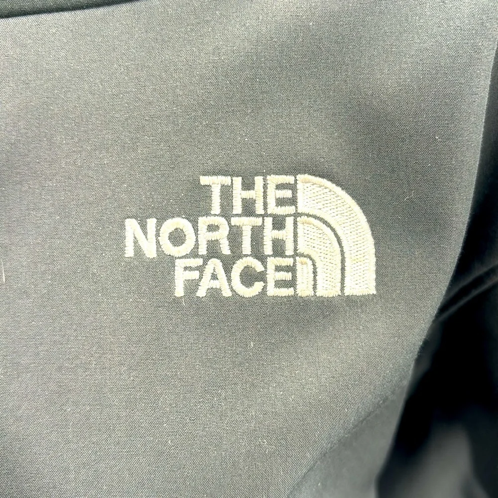 UEC The North Face black TFN APEX black jacket medium